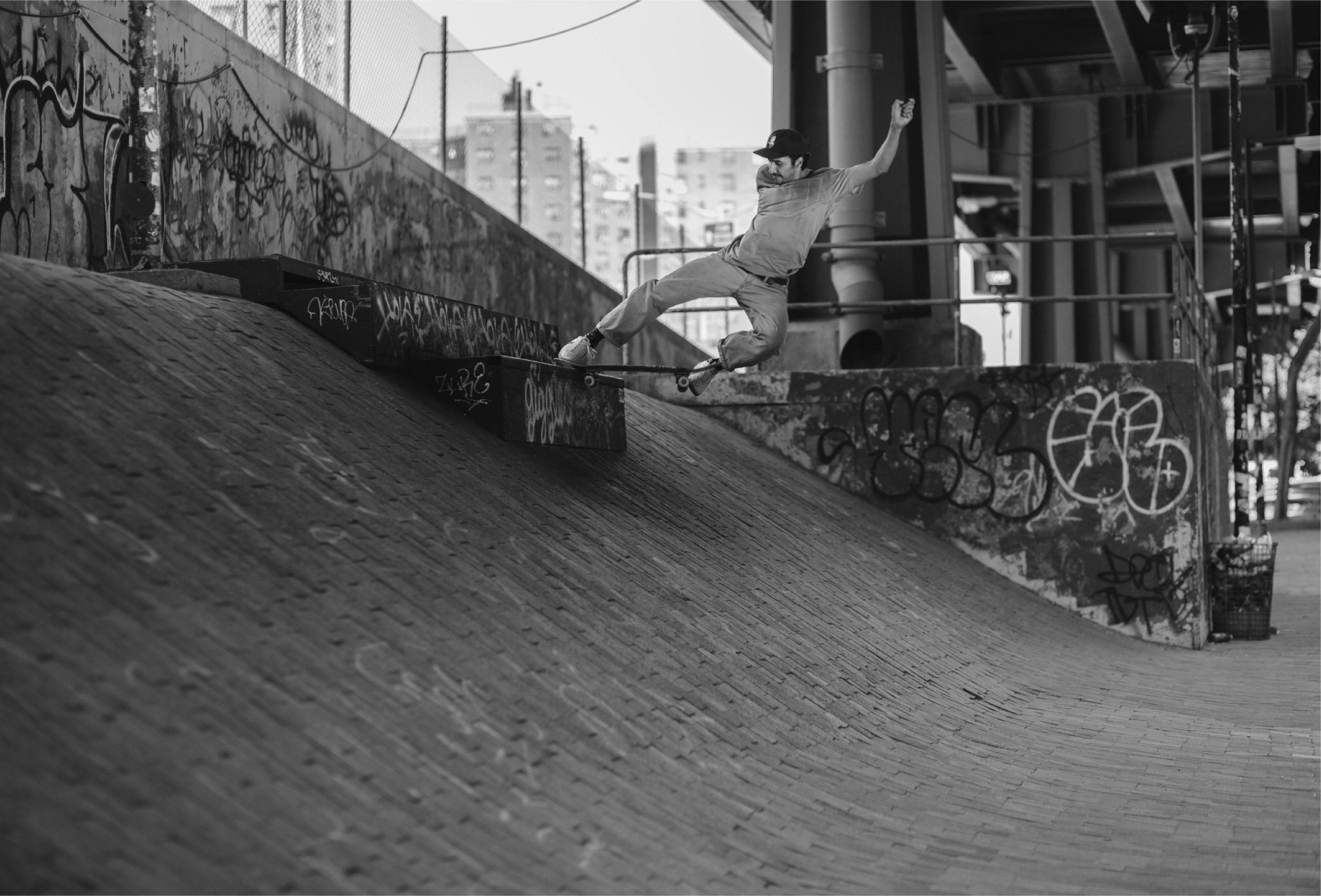 Brooklyn Banks - Tailslide